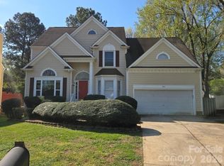 9011 Coleshire Ct, Charlotte, NC 28269