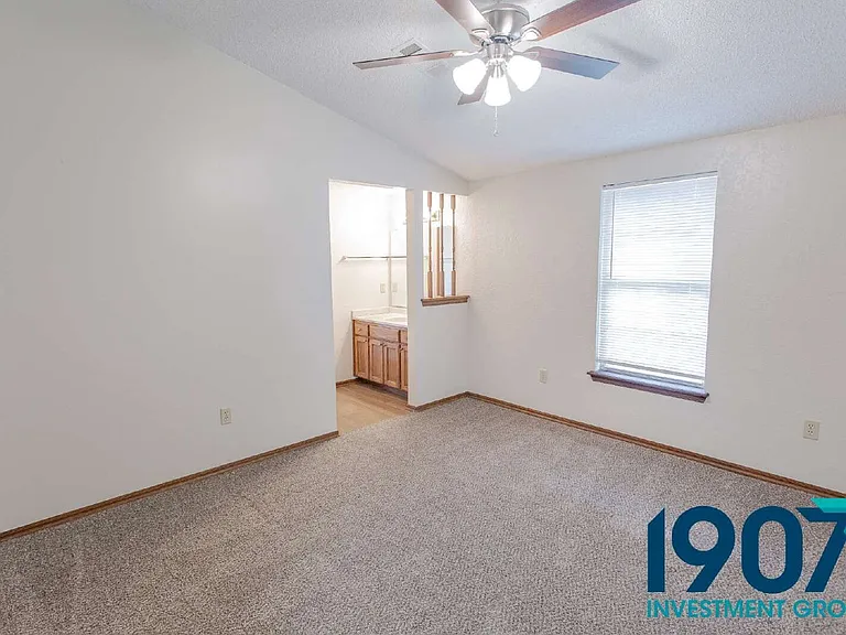 2102 Briarcliff Dr — Photo 19