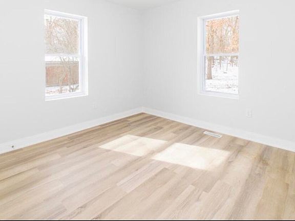 2nd image of 516 Nahas St