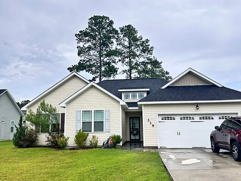 319 Adobe Ln — Photo 1