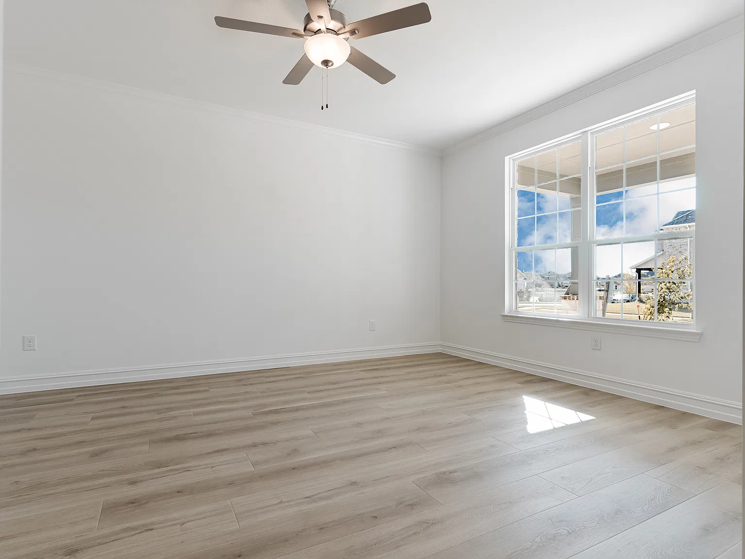 3 bed, 1952 sqft, $2,800 — Photo 4
