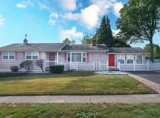 215 Oceanview Ter, Stratford, CT 06614