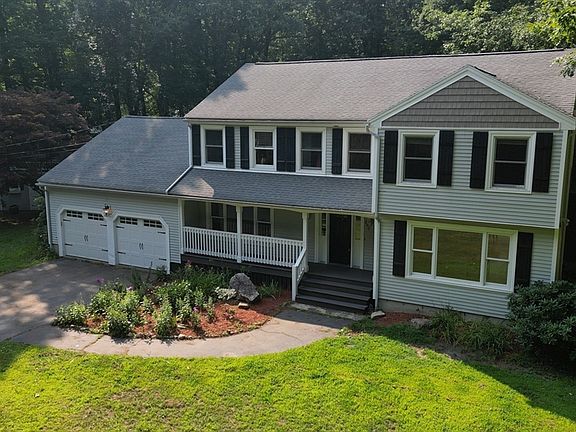 2nd image of 202 Baldwin St