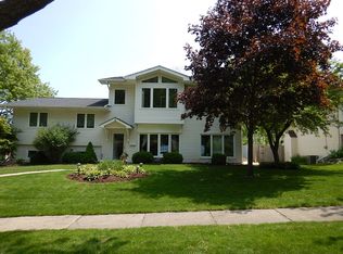 1655 Pierce Rd, Hoffman Estates, IL 60169