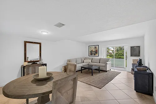 18081 SE Country Club Dr Photo 1