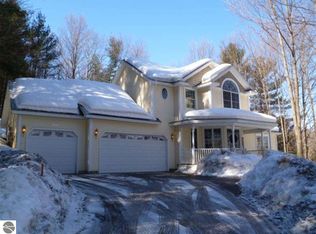 12962 S Outback Ct, Traverse City, MI 49684