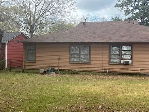 2nd image of 318 Milligan Dr