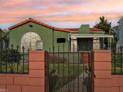 1725 W 64th St, Los Angeles, CA, 90047