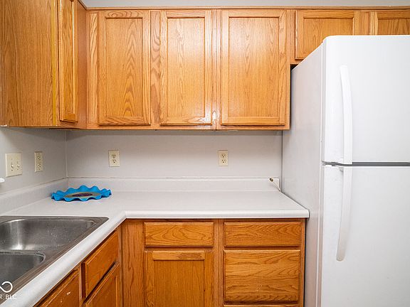 5th image of 1941 Acorn Dr