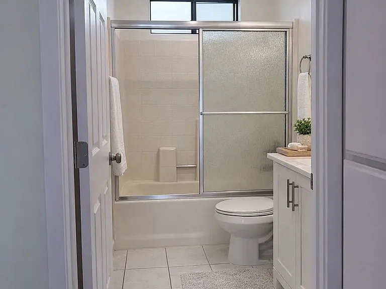 142 Normandie Apartments — Photo 12