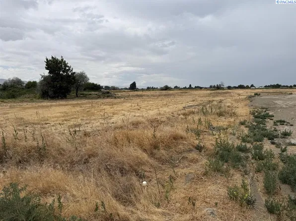 N Patricia Rd, Prosser, WA 99350