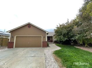 618 Country Acres Dr, Johnstown, CO 80534