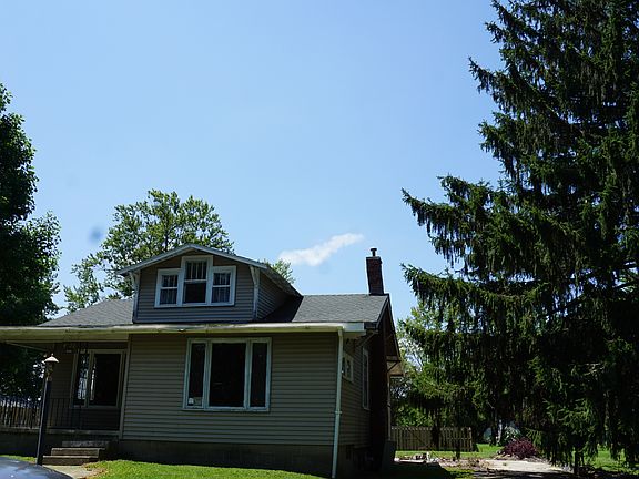 2nd image of 4922 Sherman St