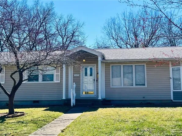 1125 W Hunter St, Nevada, MO 64772