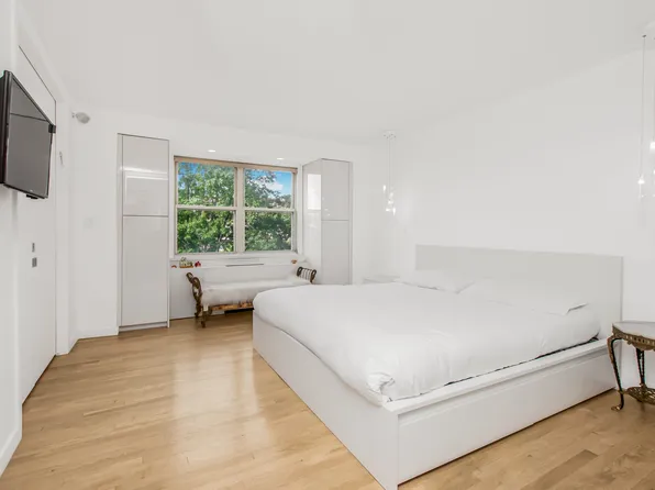 3777 Independence Avenue image 11 of 25