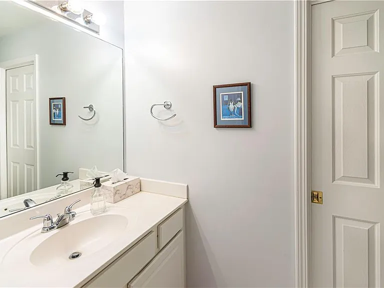 132 Church St — Photo 16