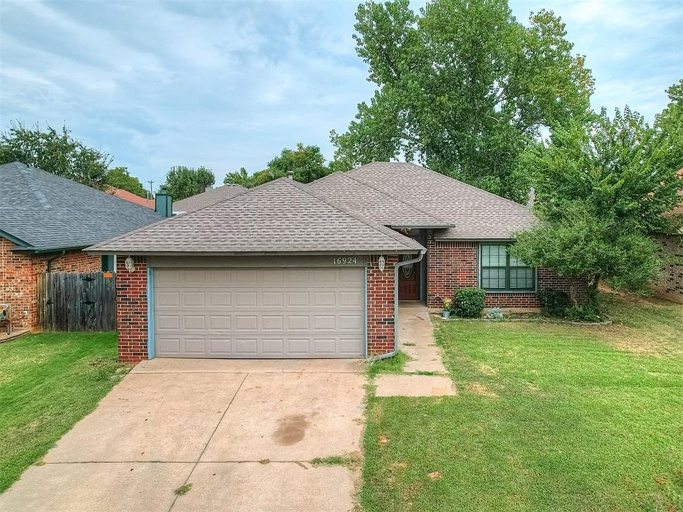 1st image of 16924 Cedarwood Dr