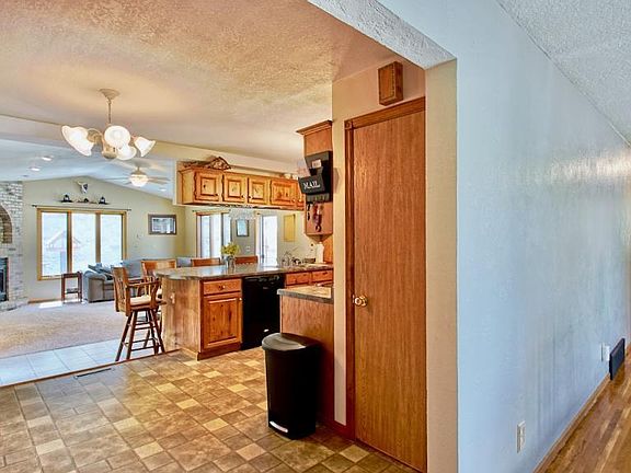 3rd image of 1643 Poplar Dr