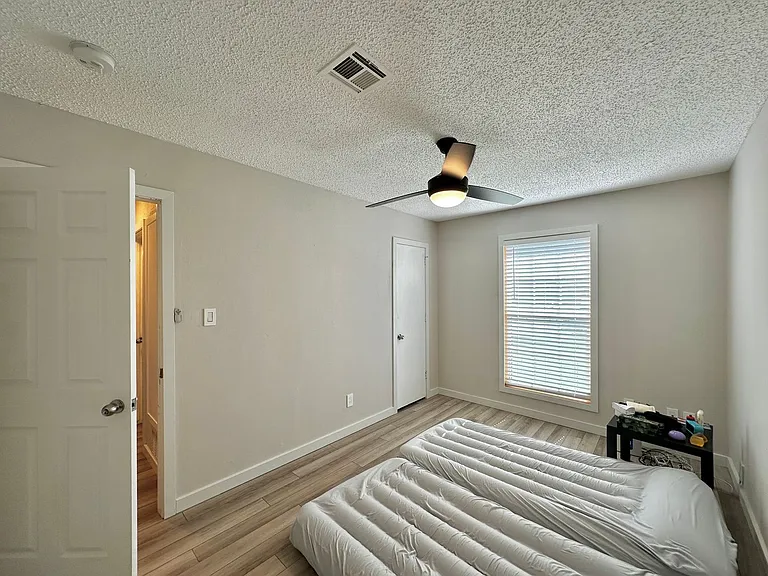 4720 NE Macarthur Cir — Photo 20