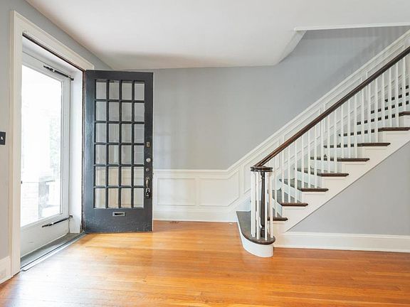 5th image of 3229 W Grace St