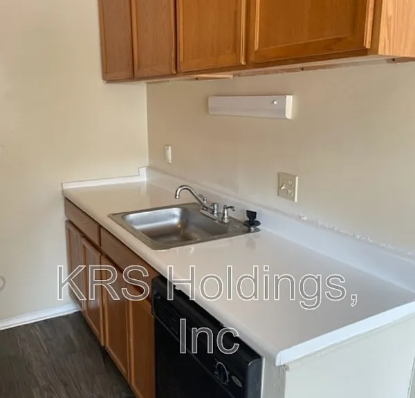 1215 Nelson St #D — Photo 6