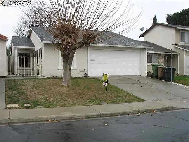 3140 Hemlock St photo 1