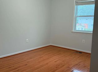 4528 Weyburn Dr, Annandale, VA 22003