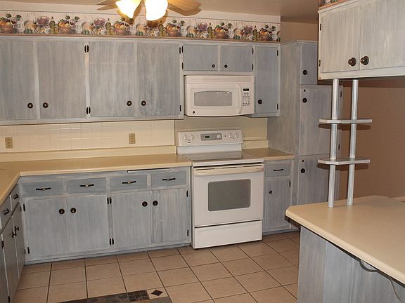 3rd image of 1408 Royalty Ave