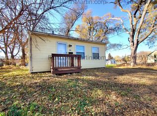 1213 Manson St, Waterloo, IA 50703