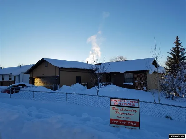 225 Hathaway Ave, Evanston, WY 82930