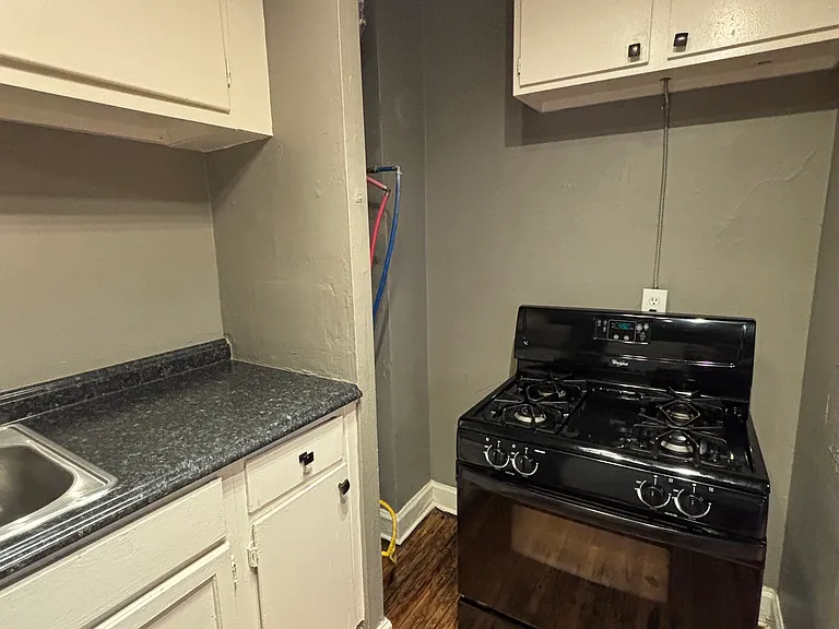 807 N Columbia Pl — Photo 7