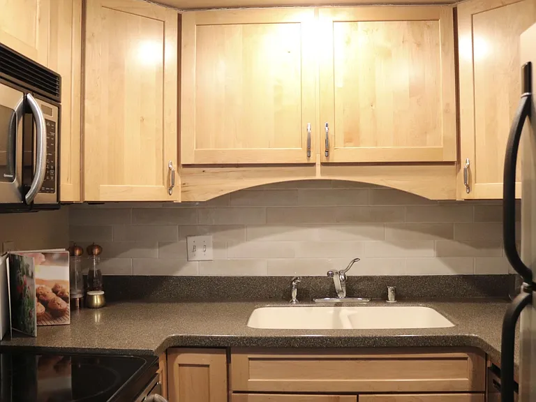 New backsplash!