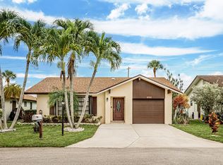 6247 Red Cedar Cir, Greenacres, FL 33463