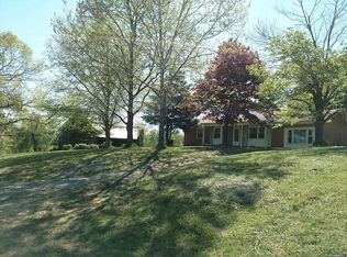 3933 Saunders Rd, Vinton, VA 24179