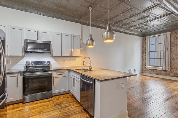 321 S Salina St #403 — Photo 4