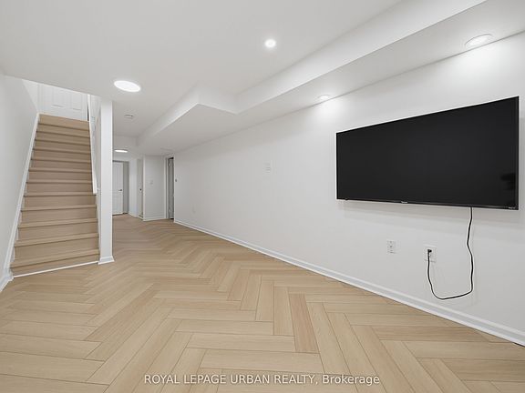 5th image of 153 Craven Rd #Basement