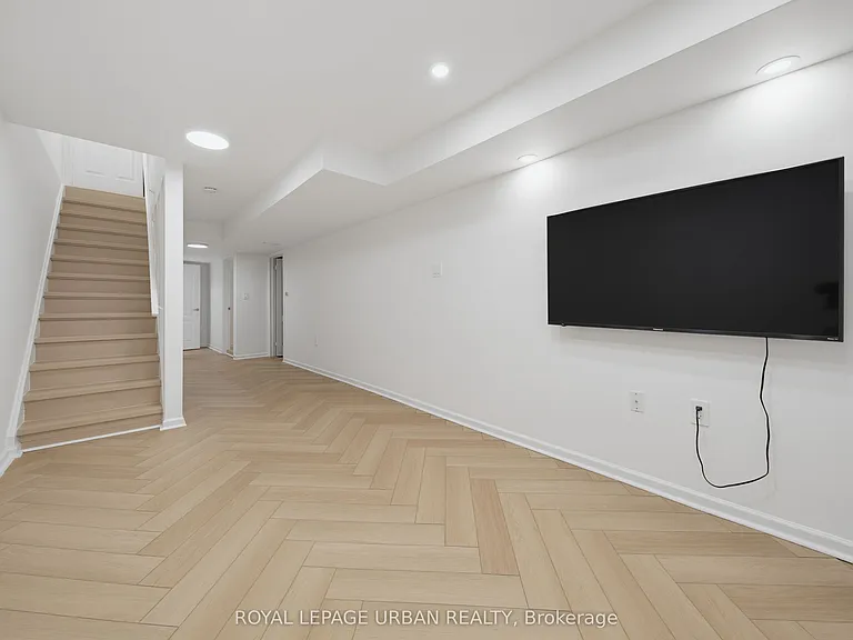 153 Craven Rd #BASEMENT — Photo 5