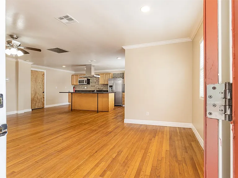 2098 Harland Dr — Photo 6