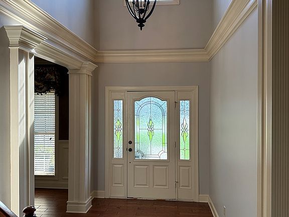 3rd image of 32 Breuington Dr