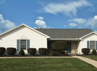 2497 Meadowpoint Dr, Troy, OH