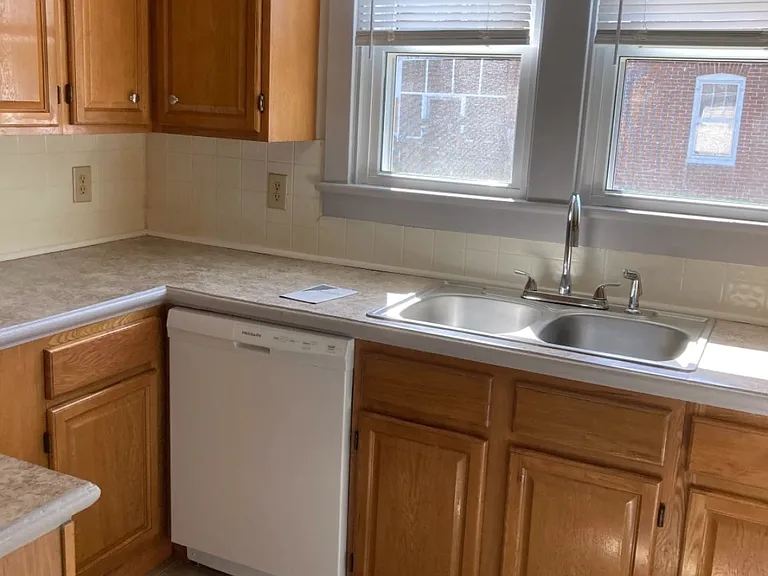 482 W Bainbridge St #W — Photo 3