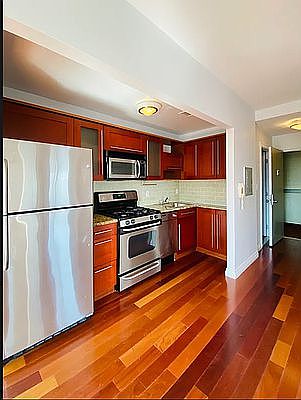 3rd image of 30-85 Vernon Blvd #2G