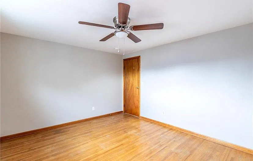 215 Crandon Blvd — Photo 3