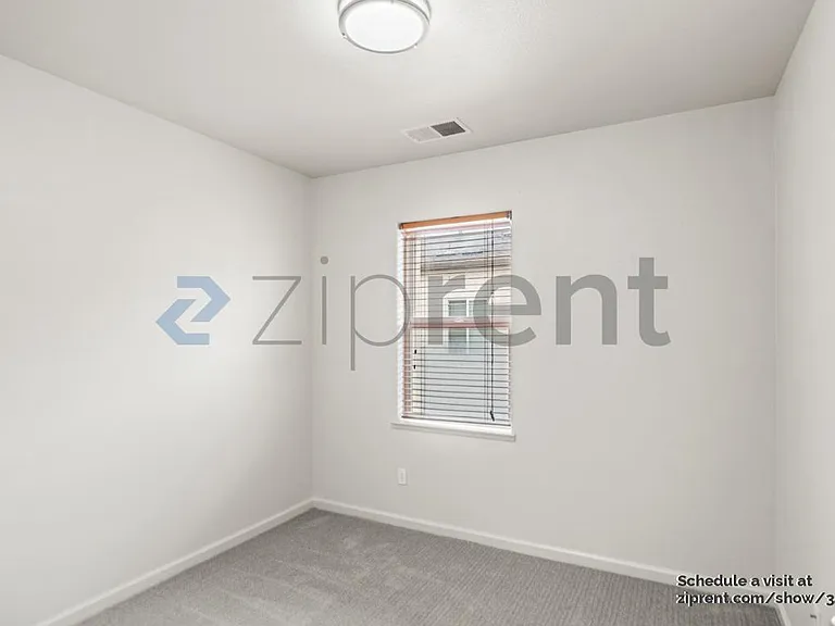 2858 10th St — Photo 24