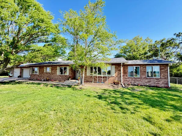 1152 Pheasant Rd, Marysville, KS 66508