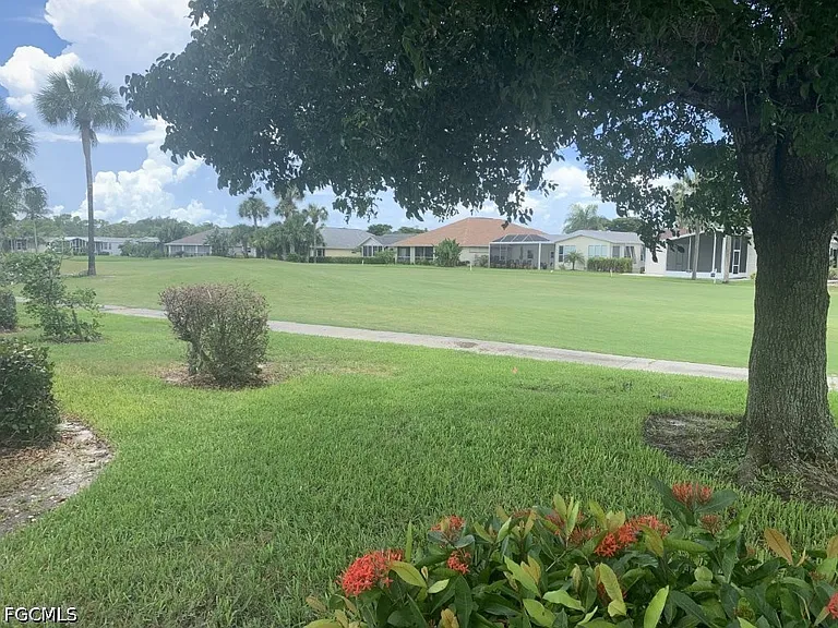 26239 Bonita Fairways Cir — Photo 20