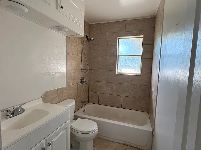 4907 Redfish Reef Dr — Photo 9