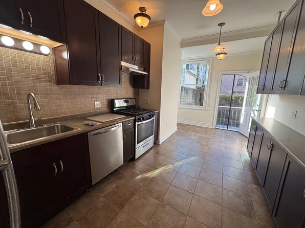 527 E 234th St #1A, Bronx, NY 10470