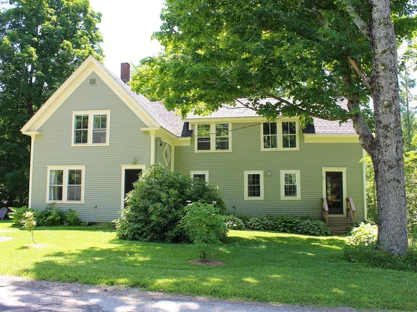 8 Jewell Street, Brooks, ME 04921