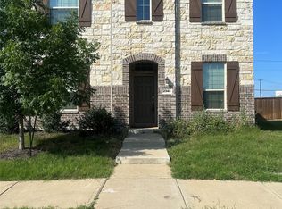 2348 Astapor Dr, Aubrey, TX 76227